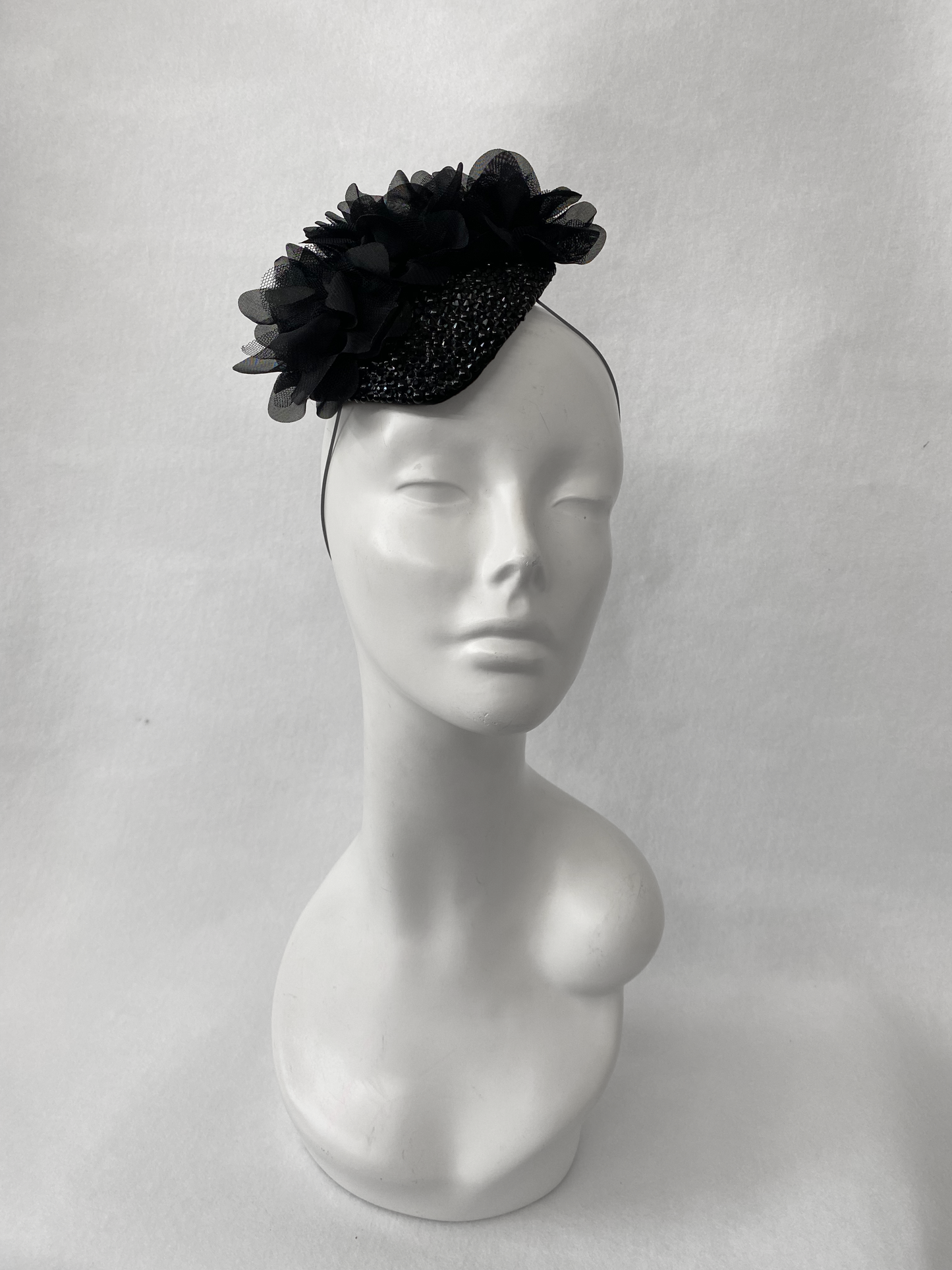 Black Crystal Pearl Teardrop Fascinator