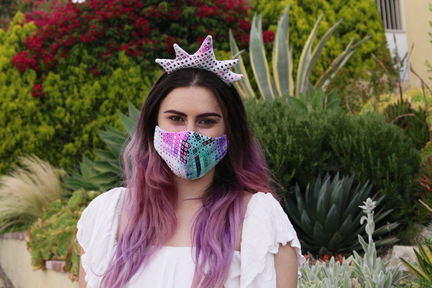 Reversible Crown with Buttons